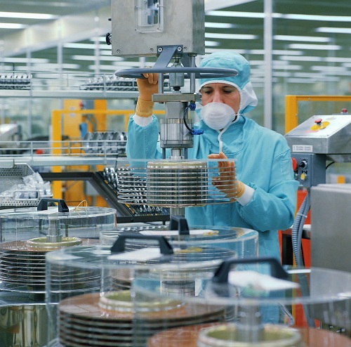 Scientist working in laboratory 